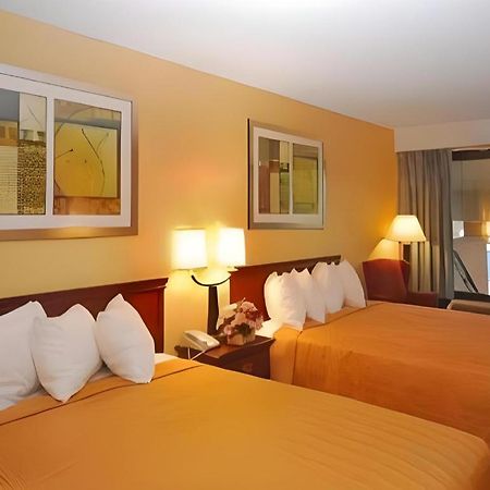 Quality Inn Манасас Екстериор снимка