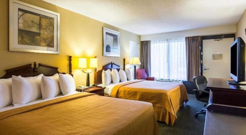 Quality Inn Манасас Екстериор снимка
